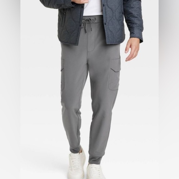 **SALE** GOODFELLOW & CO - Men’s Tech Cargo Joggers. - Picture 3 of 6
